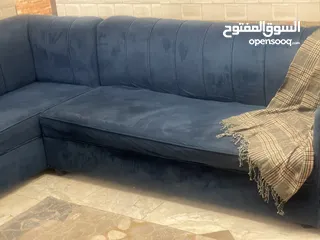  4 كورنرين مع سجاد للبيع مستعجل بداعي السفر