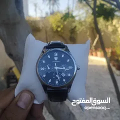  4 ساعة ب 4 الوان 45 دينار