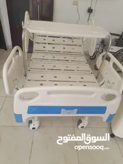  4 سرير طبي كهربائي