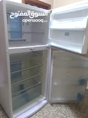  1 ثلاجة بحالة جيدة جداً للبيع