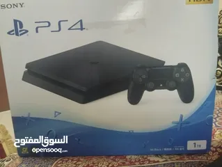  5 بلاي ستيشن 4 شبه الجديده 1tb مع الشرطه وكل ملحقاتها وكرتون