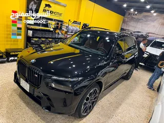  4 BMW X7 M60i