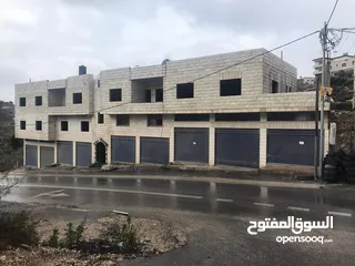  5 محلات او مخازن للايجار في عصيره الشماليه على الشارع الرئيسي