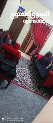  7 طقم كنب 7مقاعد بحالة جيدة جدا للبيع المستعجل 75د الموقع الزرقاء