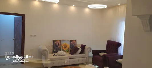  2 شقه في الصويفيه فاخمه جدا من المالك اخر شارع الوكالات
