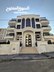  2 بالاقساط شقة طابق ارضي مساحة 200 م + 100 م ترس