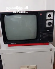  4 تلفزيون قديم ابيض واسود،  للبيع،  بحاجة للصيانة.