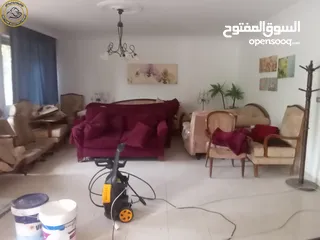  3 شقة أرضية مميزة للبيع في عبدون الشمالي 220م مع حديقة وترسات 200م يسعر مغري