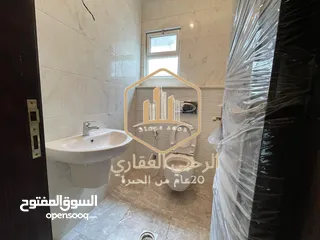  2 شقة / للايجار / لم تسكن / 3نوم / الجاردنز / 180 متر