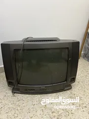  1 تلفزيونان قديما يعملان