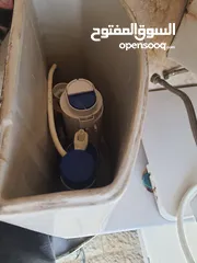  4 مرحاض عدد 2 ومغسلة  مستعملة