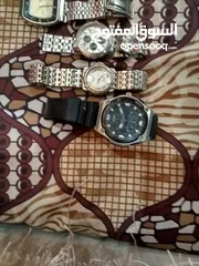  4 ساعات اصلي قديم للبيع وقابل للمفاوضه  النوع اصلي واغلبهم شغال