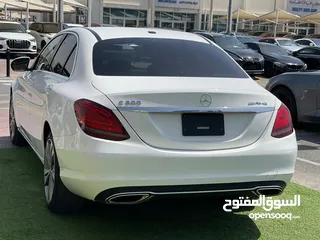  12 Mercedes Benz C300 2019