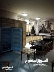  14 .عبدون  فيلا  مستقله 800م مميزه ومطله