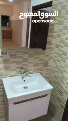  18 شقة مشطبة حديثا للبيع