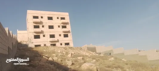  7 عماره سكنيه في صالحية العابد مكونه من أربع طوابق  وكراج وبئر ماء 60 متر وكوشان مستقل جميع الخدمات
