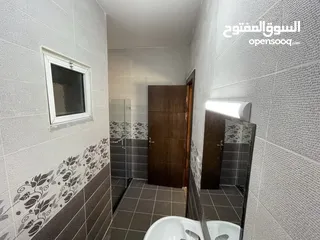 17 شقة دوبلكس منطقة بدر حي الهلال شارع الحرم