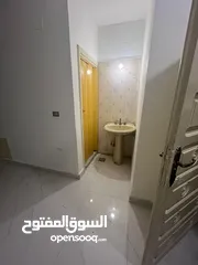  6 شقه للايجار