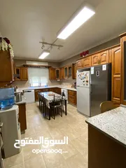  11 شقة في خلدا 195 متر للبيع