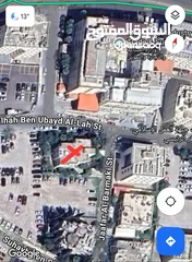  1 ارض عليها بناء قديم تحول مكاتب لمن يرغب تصلح مكاتب او عيادات