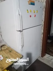  7 كرسي مدير ومكتب وخزانة