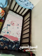  5 تخت اطفال خشب لاتية تقيل وتخت معظن هزاز تقيل وجديد