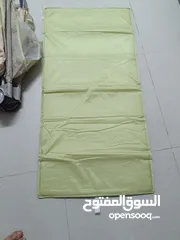  16 تخت بيبي نظيف جدا قابل للطي مثل ما هو وضح بالصور  عربايه مشي للاطفال تفتح وتسكر بحاله جيده جدا