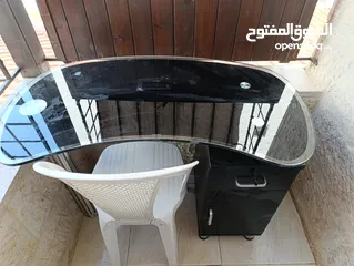  2 مكتب للدراسه سكوريت مرتب ونظيف ما في ولا اشي سبب البيع ما عندي مكان بالبيت