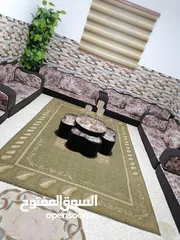  2 قماش بدون اسفنج للبيع بحاله ممتازه مع الطاولات