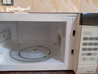  2 مكيرويف بحاله جديده وممتازه استعمال قليل