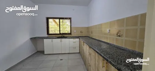  4 بيت للإيجار