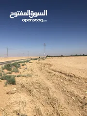  15 في قرية القنيطرة على الشارع المعبد مباشرة كهرباء على امتداد الشارع / مشروع مميز من المالك مباشرة