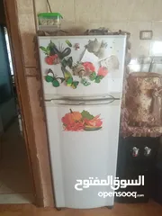  2 ثلاجه كريازي مصريه بحالة ممتازه
