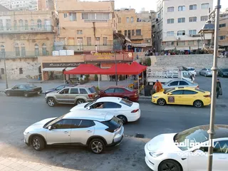  2 مظلات للبيع استعمال شهر واحد فقط عدد 3