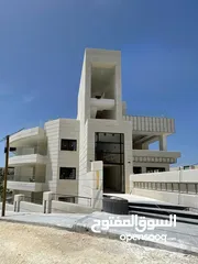  13 شقه أبراج عبدون الطابقية الفاخره بمساحة 225م/شبة ارضي مع مدخل مستقل