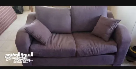  3 طقم كنب مع طاولة صغيرة