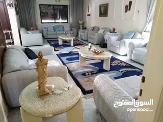  8 فيلا ثلاثة طوابق للبيع