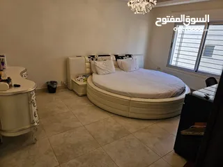  10 شقة ط3 قرية النخيل  180م  بسعر 110 الاف
