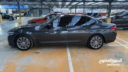  5 BMW 530e / 2019 عداد قليل / شبه شركة