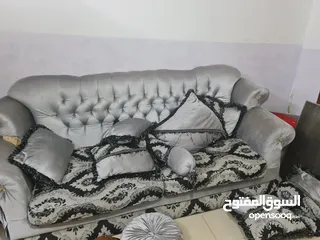 3 طقم كنب 10 أشخاص بحالة ممتازة