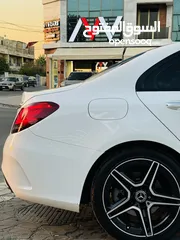  17 Mercedes C300 2019