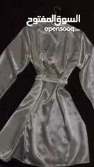  1 روب عرايسي ساتان أبيض  بستراس BRIDE قصير