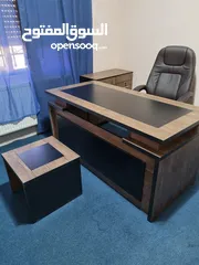  3 مكتب مدير مع جانبية ادراج وطاولة عرض مميز لفترة محدودة