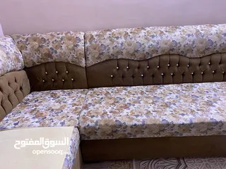  4 قنفات 5قطع وميز بلازمه وثريات وبرده