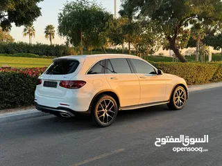  5 Mercedes Benz GLC200