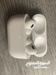  4 Apple AirPods Pro 2nd generation  USB-C charging & wireless charging مع العلبة و الشاحن و كفر