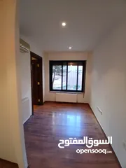  4 شقة فارغة - الشميساني - ارضي - حديقة - 300م داخلي - 100م خارجي