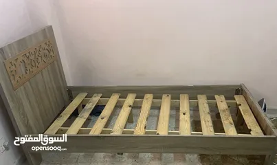  2 تخت خشب ينفك ويتركب بدون مسامير  ثابت ونظيف جداً