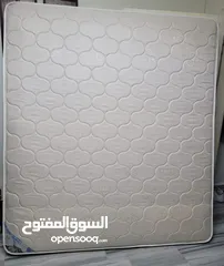  1 فرشات بحالة ممتازة