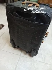  10 شنته سفر فيها خدش بسيط